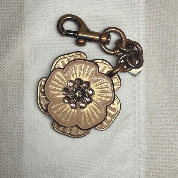 Coach “Tea Rose” Collection BagCharm Keychain Bronze Metal Hangtag and HDWRE - Picture 12 of 13